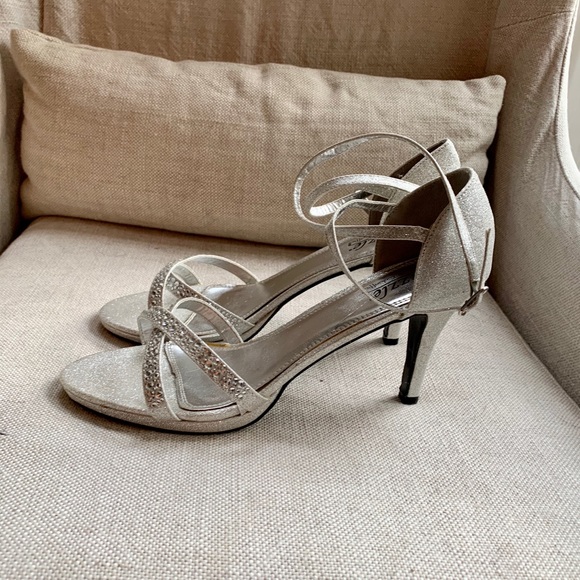 Sizzle by Colorific Heels - Picture 4 of 7